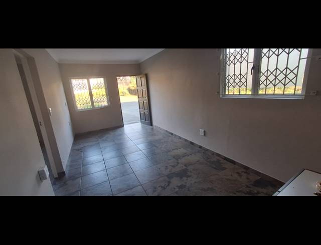 4 BEDROOM FREEHOLD TO LET IN GROVE END